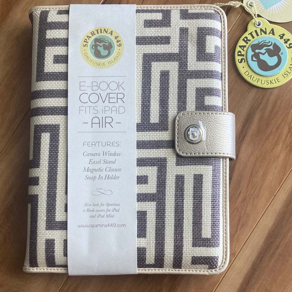 Spartina 449 Geometric E-Book Cover in Cream and Gray
